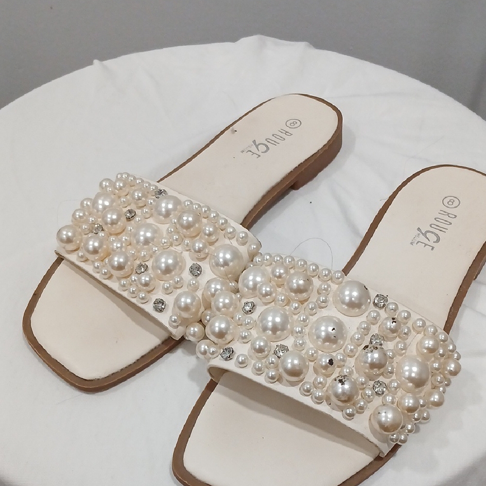 Women’s Cream Pearl Embellished Slides